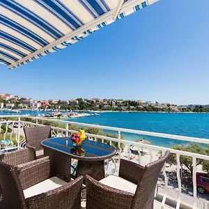 Rozana Apartment